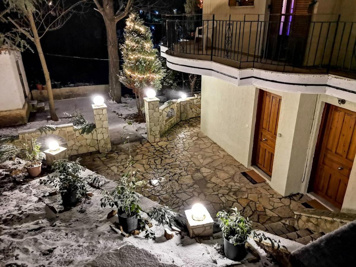Keramidaki Mini Suites 4 Калаврита Экстерьер фото